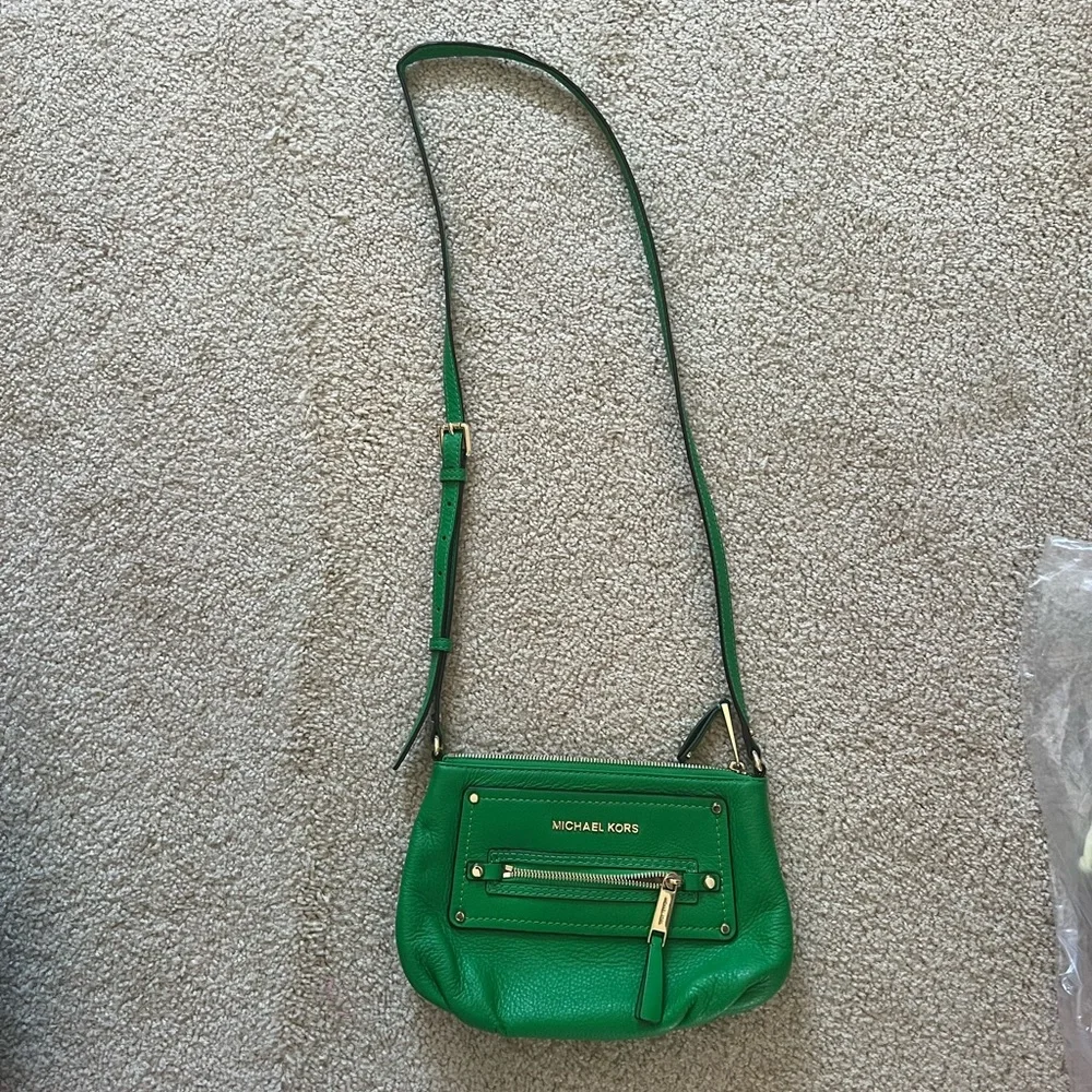 Michael Kors Gilmore Crossbody - Picture 5 of 6